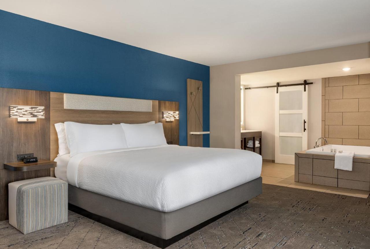 Holiday Inn Express & Suites Evansville Downtown By Ihg Exterior photo